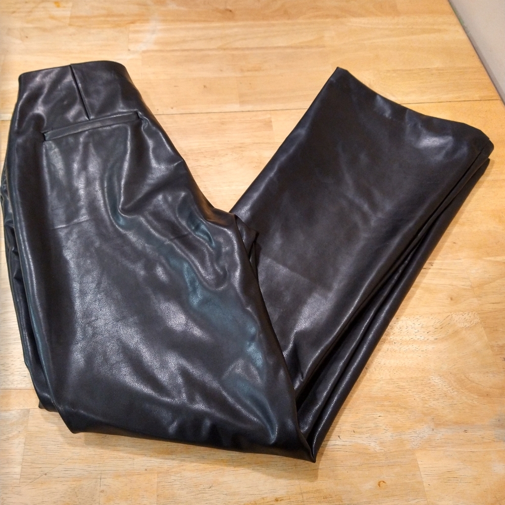 Abercrombie & Fitch Curve Love Leather 90s Straight Black Pants Size 27 Size 4